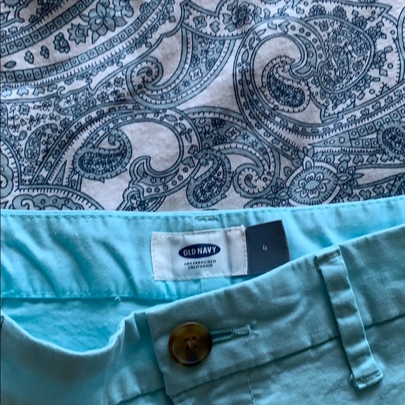 Old navy size 4 shorts - Picture 3 of 3